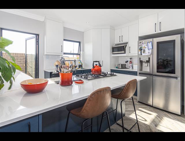 4 BEDROOM HOUSE FOR SALE IN PARKLANDS NORTH